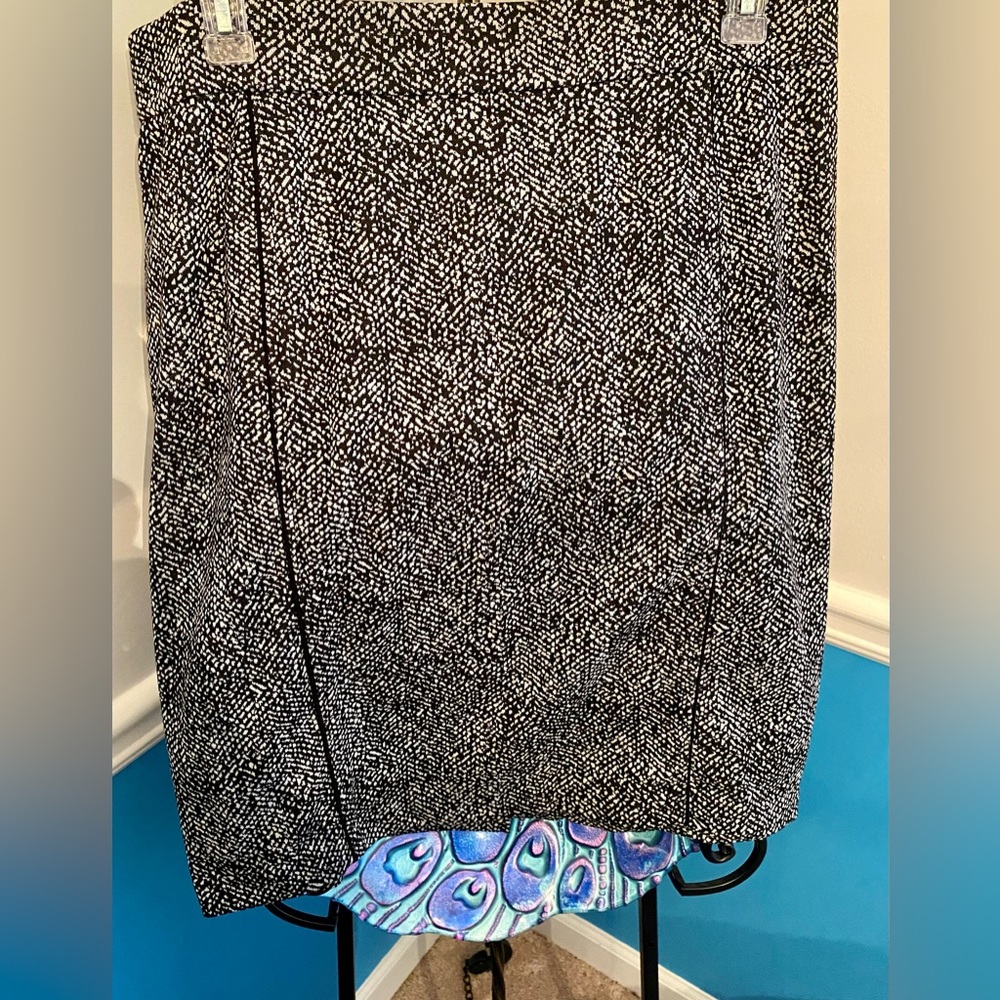 Avenue Black & White Tweed Pencil Skirt
